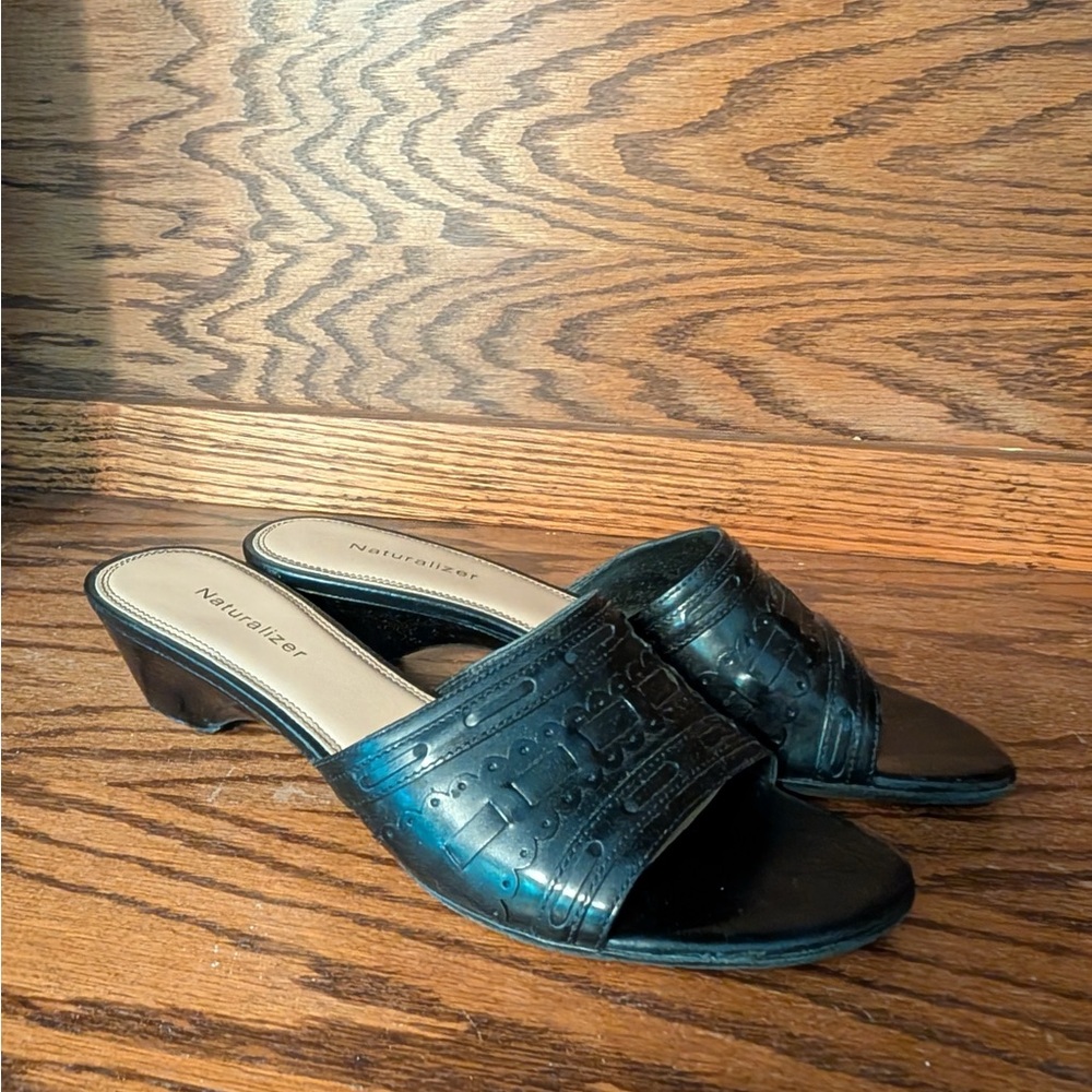 Vintage Naturalizer Black Mules